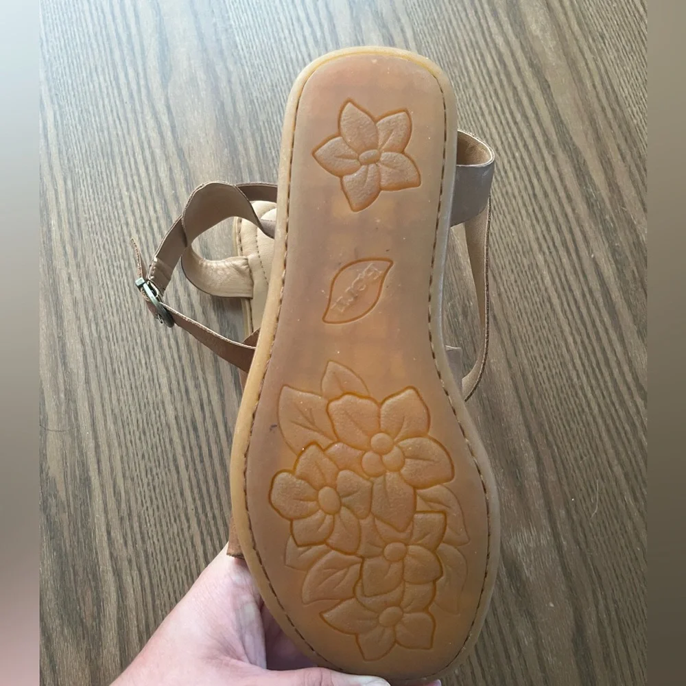 Born Women's Tan Leather Crisscross Strap Sandals
